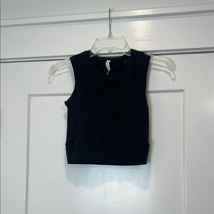 Athleta Black Crop Top with Sleek Design size xxs/xs.